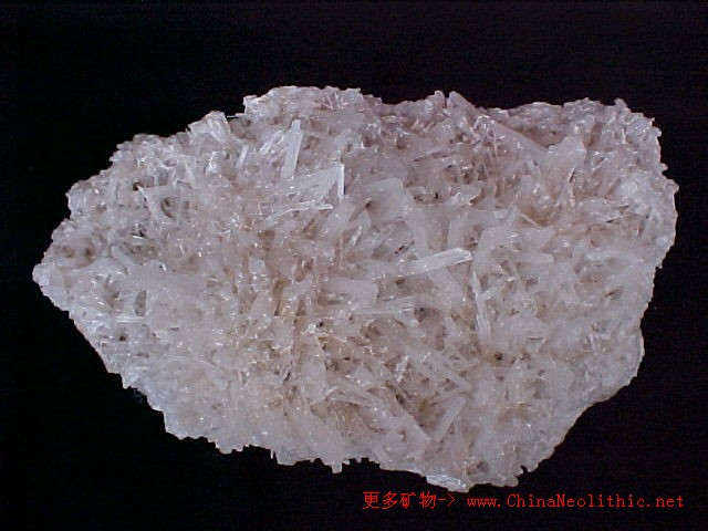 浊沸石-laumontite-矿物图片-矿物百科-石器时代 - 矿物晶体-矿物标本