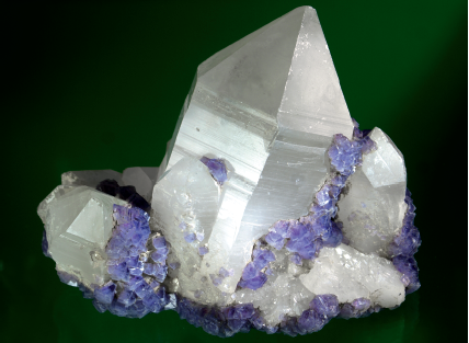 萤石与水晶共生——江西大庾岭钨矿—锡石、辉钼矿、萤石、毒砂和水晶