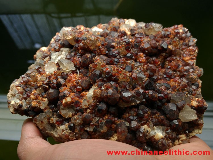 Red wine and manganese aluminum garnet crystal mineral crystal gem stone ore samples,Garnet,Quartz