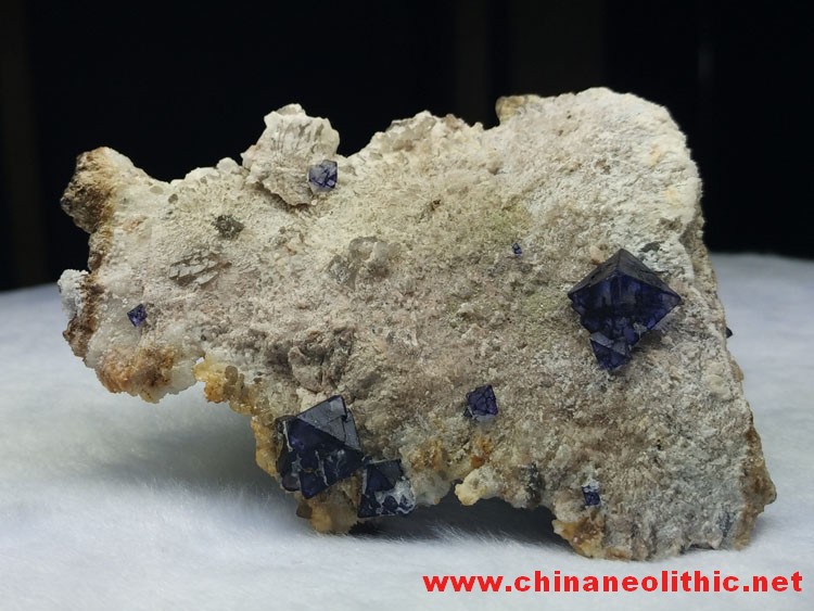 蓝色八面体萤石和水晶石榴石共生矿物晶体标本宝石原石原矿原料,萤石,水晶,石榴石