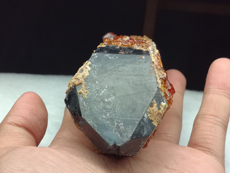 墨晶黑水晶共生锰铝石榴石芬达石矿物晶体标本宝石原石原矿茶晶,石榴石,水晶