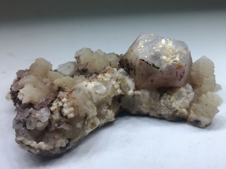 福建新出紫水晶和片状方解共生矿物晶体标本原石原矿,水晶,方解
