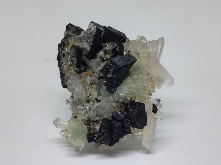 亮度超好，硅铁灰石和葡萄石、水晶共生矿物晶体标本宝石原石原矿,硅铁灰石,葡萄石