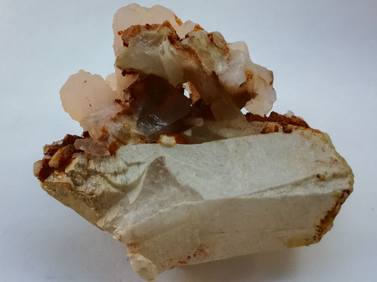 粉红色方解石和水晶共生矿物标本晶体宝石原石原矿观赏石象形石,方解,水晶