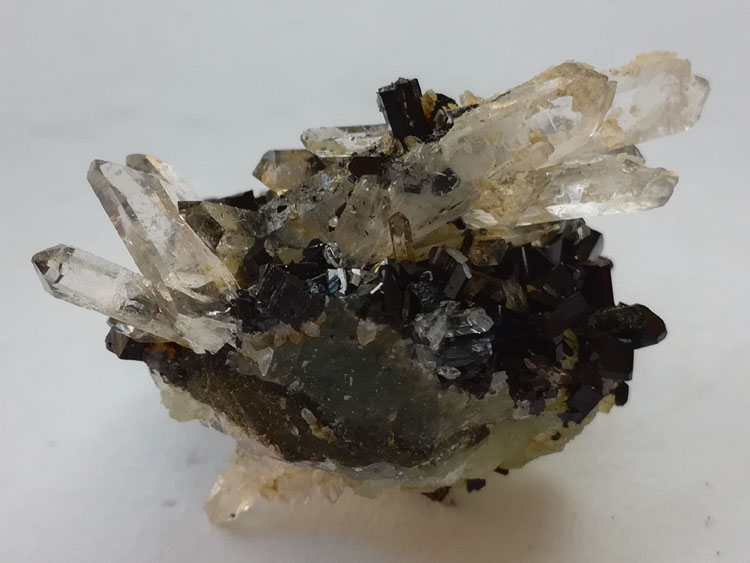亮度超好，硅铁灰石和葡萄石、水晶共生矿物晶体标本宝石原石原矿,硅铁灰石,葡萄石