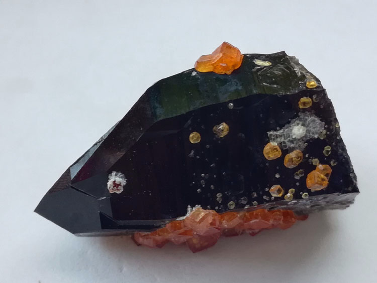 锰铝石榴石芬达石和黑水晶墨晶共生宝石矿物晶体标本原石原矿,石榴石,水晶