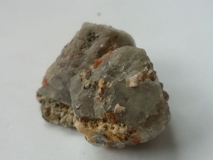 八面体萤石包裹锰铝石榴石芬达石共生矿物标本晶体宝石原石原矿,石榴石,萤石