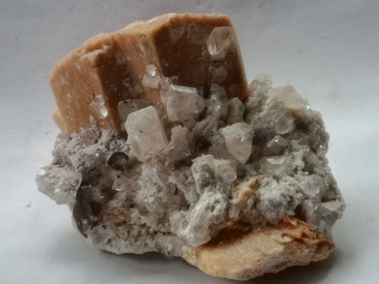 福建托帕石(黄玉)和茶水晶、钠长石共生矿物标本晶体宝石原石原矿,黄玉,水晶,长石