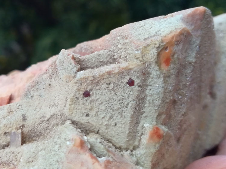 板状红色钾长石和水晶石榴石云母共生矿物标本晶体宝石原石原矿石,长石,石榴石