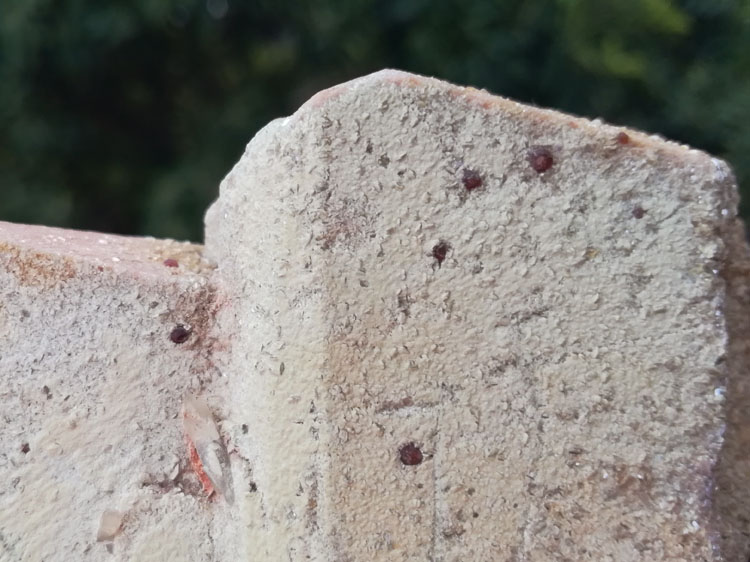 板状红色钾长石和水晶石榴石云母共生矿物标本晶体宝石原石原矿石,长石,石榴石