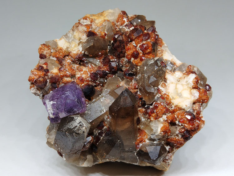 紫萤石酒红色石榴石茶色水晶烟晶共生矿物标本晶体宝石原石原矿石,石榴石,萤石,水晶