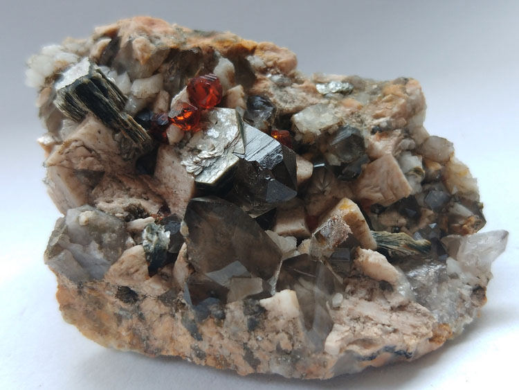 石榴石芬达石茶色水晶簇烟晶长石云母矿物标本晶体宝石原石原矿石,石榴石,水晶,长石,云母
