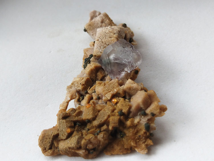 淡绿色八面体萤石和茶色烟水晶共生矿物晶体标本宝石原石原矿,萤石,石榴石