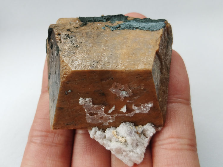 标准的微斜长石矿物标本晶体晶簇宝石原石原矿石能量石精品摆件,长石