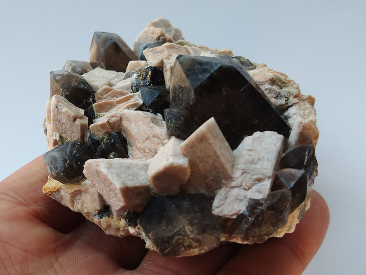黑水晶茶晶烟晶共生微斜长石生矿物标本晶体晶簇宝石,水晶,长石