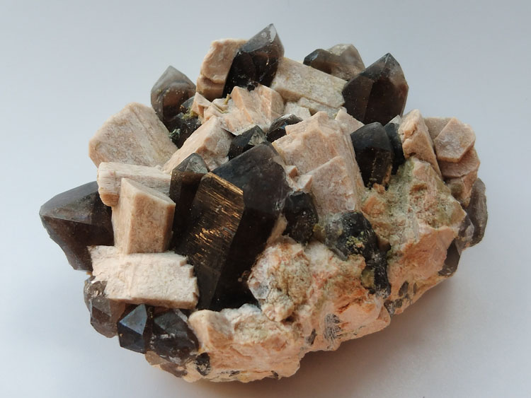黑水晶茶晶烟晶共生微斜长石生矿物标本晶体晶簇宝石,水晶,长石