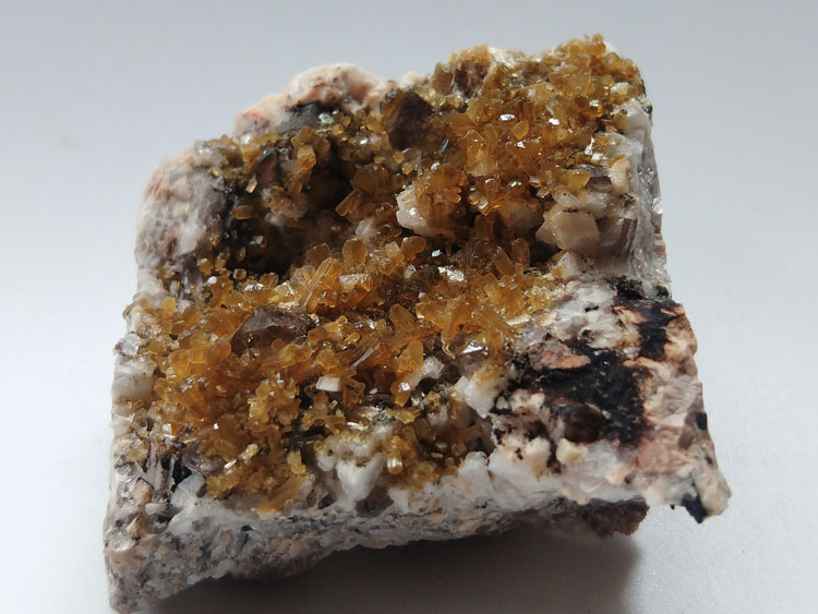 广东新出的辉沸石长石共生矿物标本晶体晶簇宝石原石原矿石能量石,辉沸石,长石,水晶