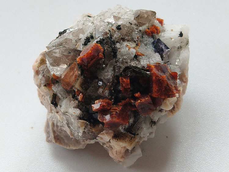 广东新出的菱沸石长石烟晶矿物标本晶体晶簇宝石原石原矿石能量石,长石,水晶,菱沸石