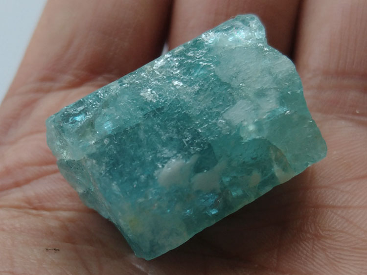 新疆海蓝宝石绿柱石矿物标本晶体晶簇天然宝石原石原矿石原料摆件