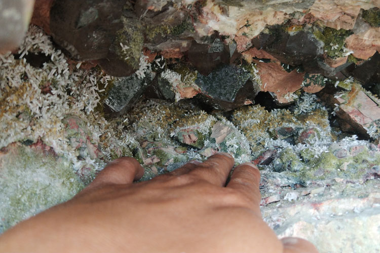新出浊沸石和绿帘石钾正长石矿物标本晶体晶簇晶洞宝石原石原矿石,浊沸石,绿帘石,长石