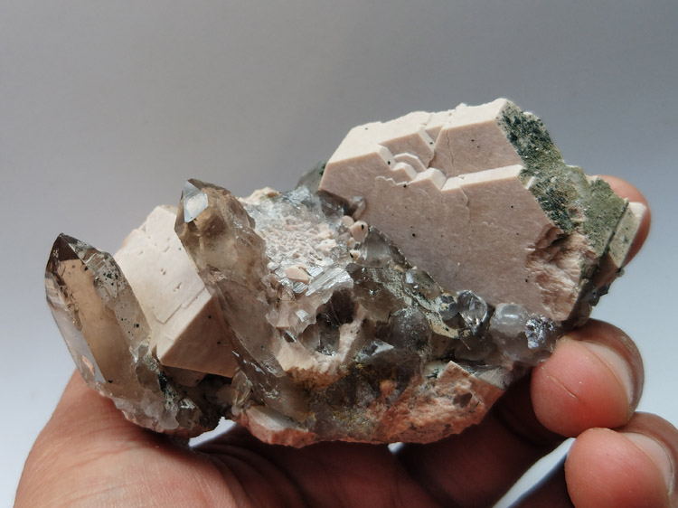 黑水晶茶晶烟晶共生微斜长石钠长石共生矿物标本晶体晶簇宝石,水晶,长石,黄铁矿
