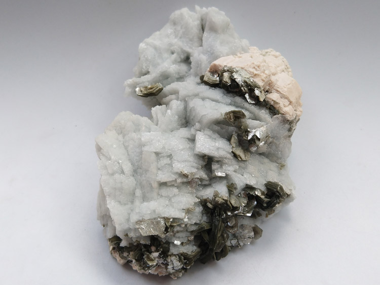 雪白钠长石微斜长石云母矿物标本晶体晶簇晶洞宝石原石原矿石,长石,云母