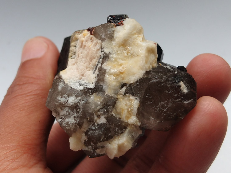 天然石榴石紫牙乌茶色水晶烟晶矿物标本晶体晶簇晶洞宝石原石原矿,水晶,石榴石