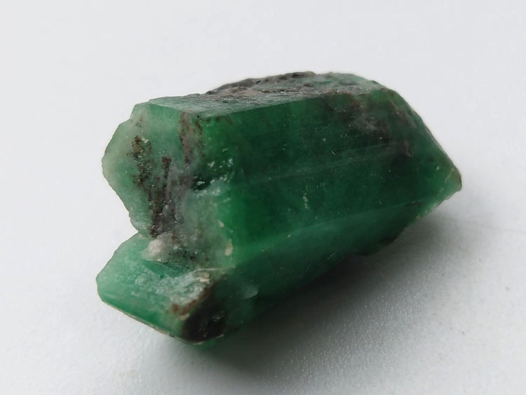 云南祖母绿宝石原石原矿石原料阳绿绿柱石矿物标本晶体晶簇晶洞,祖母绿