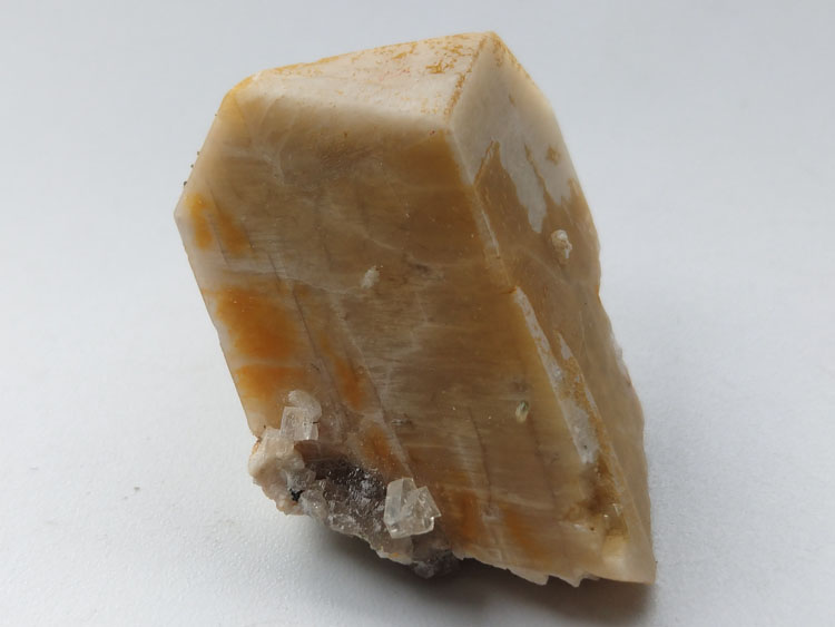 新矿品种斜发沸石和正长石榴石共生矿物标本晶体晶簇宝石原石原矿,斜发沸石,长石,石榴石
