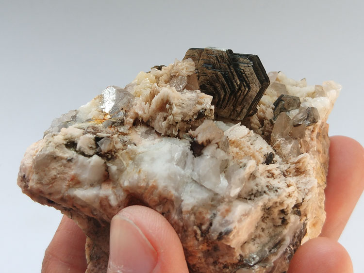 福建黑色白云母方解石茶晶烟晶矿物标本晶体晶簇宝石原石原矿石,云母,方解,水晶