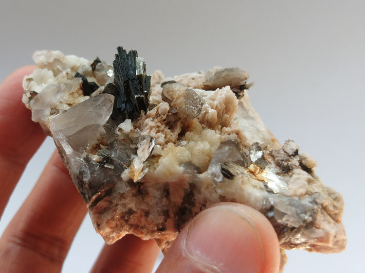 福建黑色白云母方解石茶晶烟晶矿物标本晶体晶簇宝石原石原矿石,云母,方解,水晶