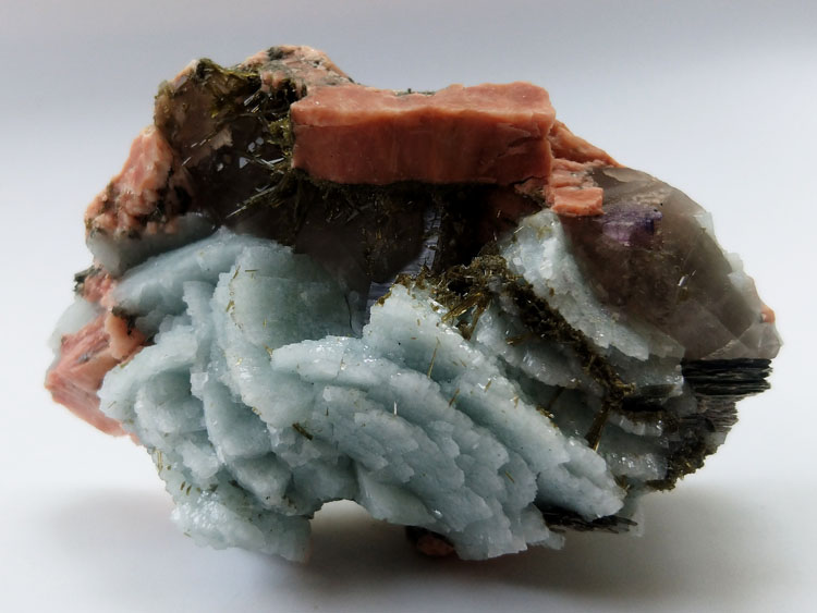 新出淡蓝色钠长石绿帘石水晶宝石原石原矿石矿物标本晶体晶簇晶洞,长石,水晶,绿帘石