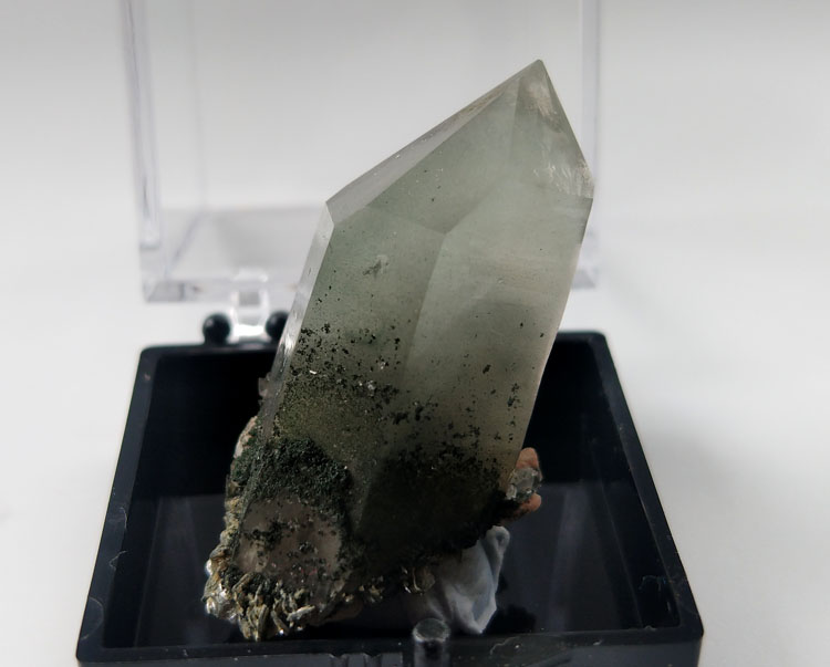 福建新出绿水晶绿幽灵绿银山宝石原石原矿石矿物标本晶体晶簇晶洞,水晶