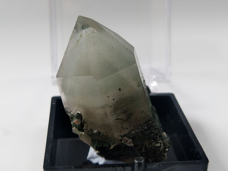 福建新出绿水晶绿幽灵绿银山宝石原石原矿石矿物标本晶体晶簇晶洞,水晶