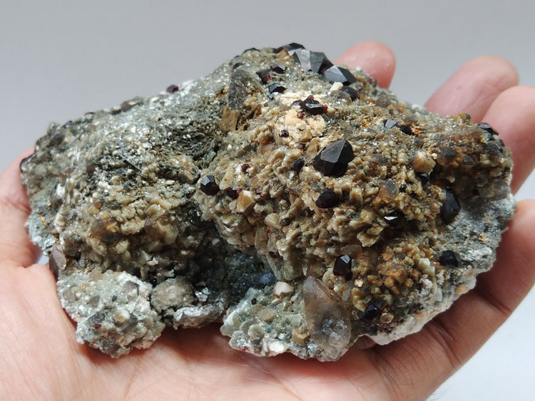 大晶体锰铝石榴石和茶色水晶烟晶共生矿物标本晶体宝石原石原矿,石榴石,水晶