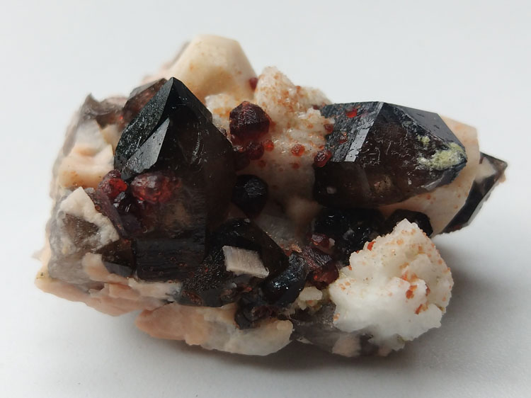 天然石榴石茶晶烟晶长石宝石原石原矿石矿物标本晶体晶簇晶洞能量,石榴石,水晶,长石