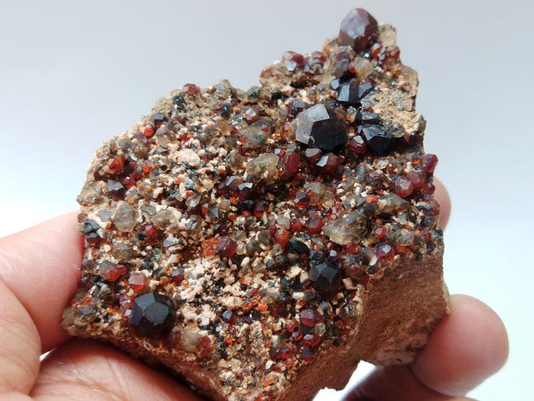 Garnet,Orthoclase Microcline Feldspar Mineral Specimens Mineral Crystals Gem Materials,Garnet,Feldspar