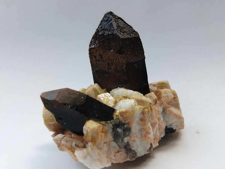 Wrinkled sand skin Smoky Quartz Microcline Albite  Feldspar,Quartz,Feldspar