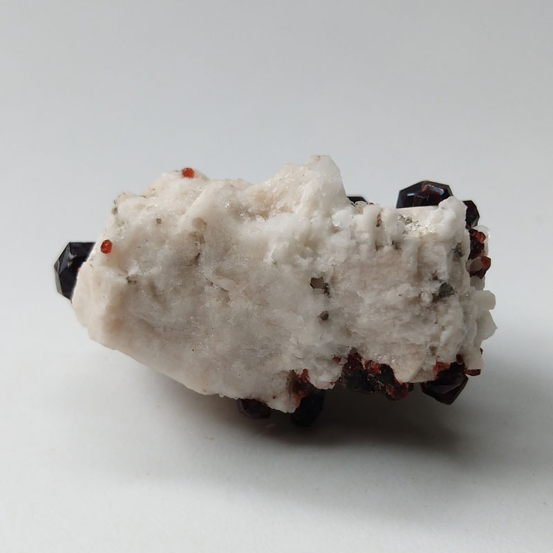 双晶微斜长石天然石榴石共生宝石原石原矿矿物标本晶体晶簇晶洞,石榴石,长石