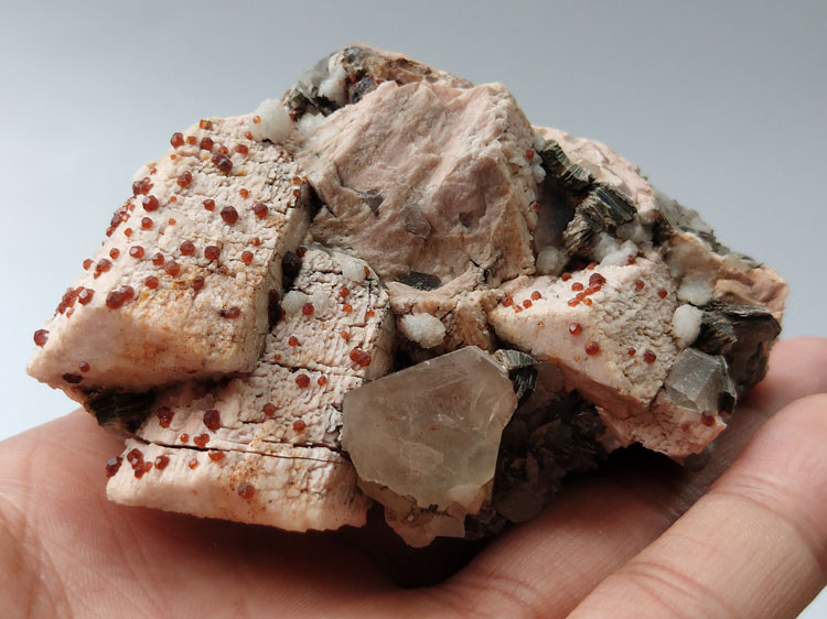 石榴石茶晶烟晶粉红长石云母矿原石原矿石宝石矿物标本晶体晶簇,石榴石,水晶,长石,云母
