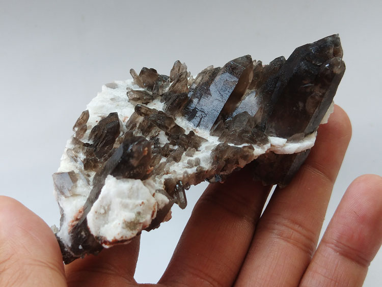 天然茶晶烟晶石榴石共生宝石原石原矿石能量矿物标本晶体晶簇晶洞,水晶,长石,石榴石