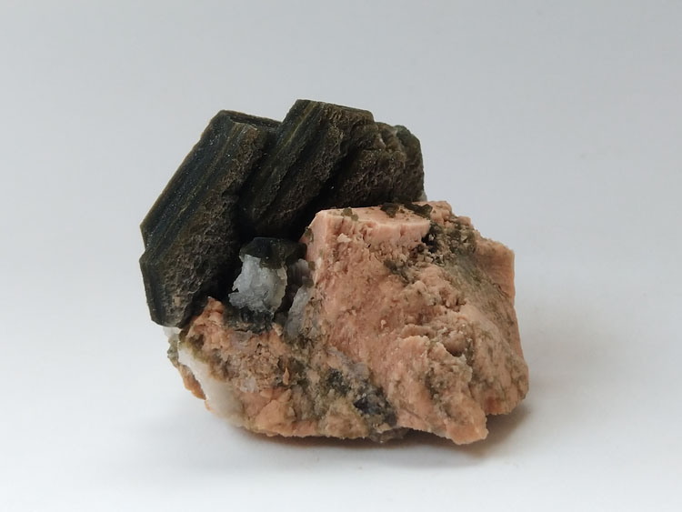 云母矿和微斜长石共生宝石原石原矿石矿物标本晶体晶簇晶洞摆件,云母,长石