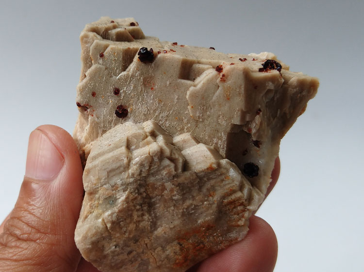 微斜长石天然石榴石共生宝石原石原矿矿物标本晶体晶簇晶洞,石榴石,长石